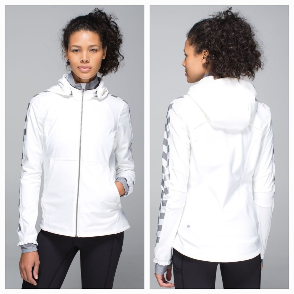 Lululemon Feelin' Frosty Soft shell Jacket Color White Sz 4.